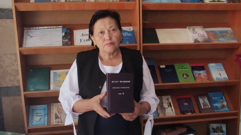 Фотография к новости: Кітапты сүйіп оқыған оқушылар беделді азаматтарға айналды - ардагер кітапханашы