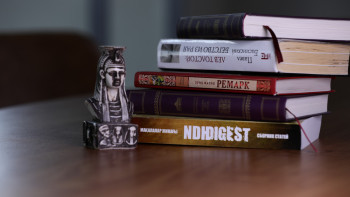 Фотография к новости: Адам терісімен қапталған кітап, су бетіндегі кітапхана туралы білесіз бе?