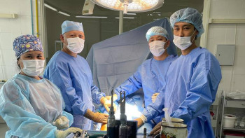 Фотография к новости: Алматылық дәрігерлер арбаға таңылған зейнеткерді аяққа тұрғызды