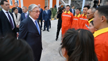 Фотография к новости: Президент «ALACEM» цемент зауытының жұмысымен танысты