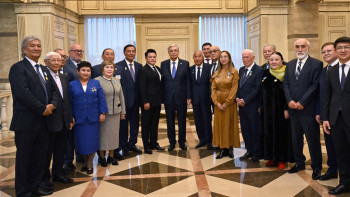 Фотография к новости: Мемлекет басшысы Талдықорған драма театрына барды