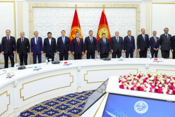 Фотография к новости: Смайылов Қырғызстан Президенті Садыр Жапаровпен кездесті