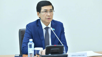 Фотография к новости: Ұштастырып шешу керек. Аймағамбетов МӘМС пен Салық кодексі туралы