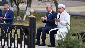 Фотография к новости: Тоқаев Шоқан Уәлиханов атындағы «Алтынемел» мемориалдық музейіне барды