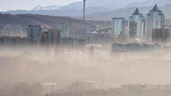 Фотография к новости: Алматының экологиясы еңсені көтертпейді