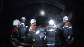 Фотография к новости: Республикалық жедел штабтың басшысы жарылыс болған шахтаға түсті