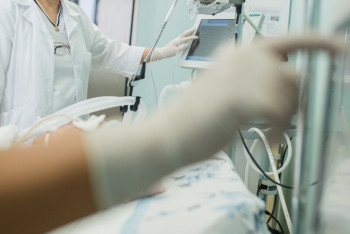 Фотография к новости: Жарық сөнгенде реанимация бөлімі не істейді?