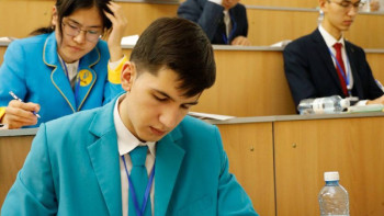 Фотография к новости: Жаратылыстану-математика пәндерінен президенттік олимпиаданың іріктеу кезеңі аяқталды