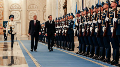 Мемлекет басшысы Ақордада Франция президентін қарсы алды