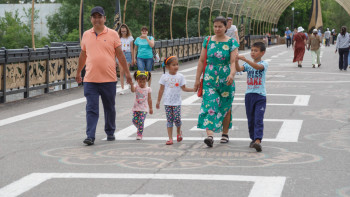 Фотография к новости: Әр ата-ана балаларына Ұлттық қордан қанша ақша түсті деп күтіп отырады – депутат