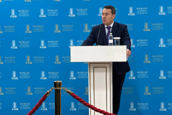 Фотография к новости: Шенеуніктер де тергеледі. Премьер қаза тапқан кеншілердің отбасынан кешірім сұрады