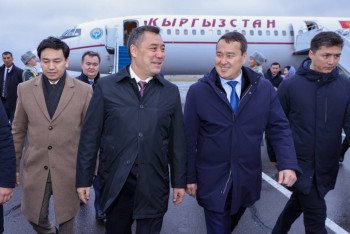 Фотография к новости: Смайылов  Садыр Жапаровты қарсы алды