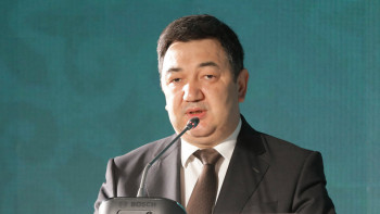 Фотография к новости: Сенатор архивтер ғимаратының ережеге сай емес екенін айтып, мәселе көтерді