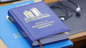 Фотография к новости: Депутат 15 ірі жоба бойынша министрлік жұмысындағы кемшілікті атады