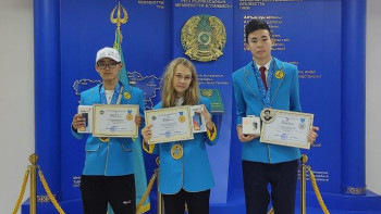 Фотография к новости: Елорда оқушылары республикалық олимпиадада "Үздік команда" атағын жеңіп алды