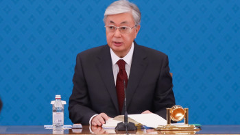 Фотография к новости: Тоқаев Ильхам Алиевті ел іргесін бекемдеуімен құттықтады