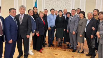 Фотография к новости: Ажар Ғиният маңғыстаулық белсенді азаматтармен кездесті