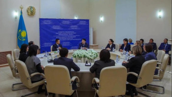 Фотография к новости: Ғани Бисембаев павлодарлық депутаттармен кездесу өткізді