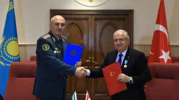 Фотография к новости: Еліміздің Қорғаныс министрі Түркияға барды