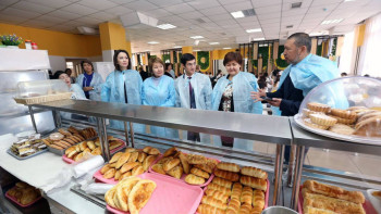 Фотография к новости: Алматы мектептерінде тамақтану сапасына бақылау күшейтілді