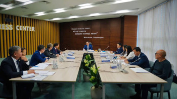 Фотография к новости: Маржықпаев отандық таеквондошылар мен семсерлесушілерді сынға алды