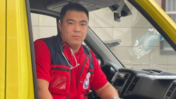 Фотография к новости: Дәрігерлер пойыздың астына түскен жігіттің өмірін сақтап қалды