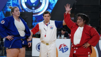 Фотография к новости: Самбо: Арайлым Әбенова – әлем чемпионы