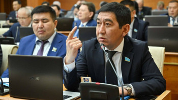 Фотография к новости: Ақша жымқыру, адам соттау: Зайытов жұмысын орындамаған басшыларды жауапқа тартуды ұсынды