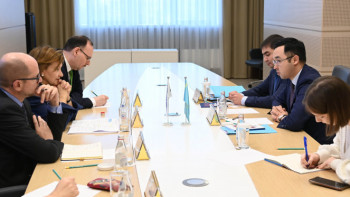 Фотография к новости: Желдібай ЕҚЫҰ өкілдерімен кездесті