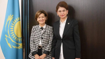 Фотография к новости: Аида Балаева ЕҚЫҰ-ның Еуропадағы өкілі Тереза ​​Рибейромен кездесті