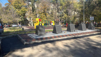 Фотография к новости: Алматыда  қоқыс жинауға арналған жаңа үлгіде контейнерлер орнатылды