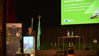 Фотография к новости: Маңызды шикізат жобаларын техникалық қолдау жөніндегі декларацияға қол қойылды