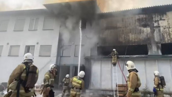 Фотография к новости: Алматыда қойма өртенді