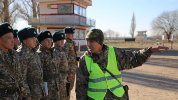 Фотография к новости: Десанттық-шабуылдау әскерінің басшылығы үшін оқу-әдістемелік жиын өтті
