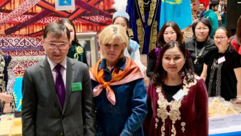 Фотография к новости: Қазақстанның Чехиядағы елшілігі қайырымдылық жәрмеңкесіне қатысты