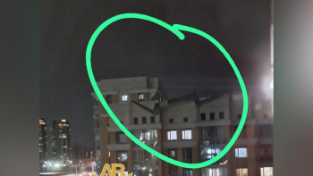 Фотография к новости: Астанада қатты желден мектептің қасбеті опырылып құлады