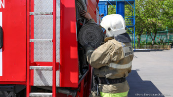 Фотография к новости: Өскеменнің өрт сөндірушілері жатақханадағы өртті сөндірді