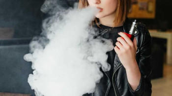 Фотография к новости: Вейп эпидемиясы: Буланған кезде химиялық заттар өкпе жүйесіне зақым келтіреді
