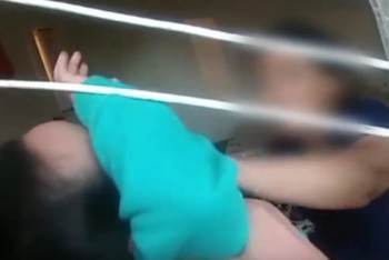 Фотография к новости: Шымкент полицейлері анасы мен баласын құтқарып қалды