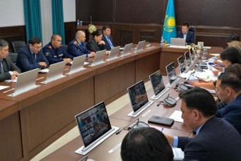 Фотография к новости: Дауыл шатырларды ғана емес  кейбір шенеуніктерді де орнынан ұшырды