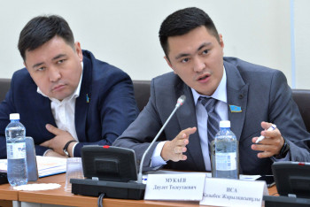 Фотография к новости: «Жастар тегін сұрап отырған жоқ». Мұқаев жалдамалы пәтерде тұратындардың жанайқайын жеткізді