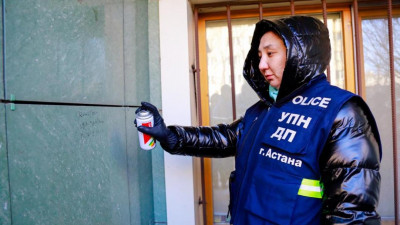Астанада волонтерлер есірткі жарнамалайтын жазуларды өшірді