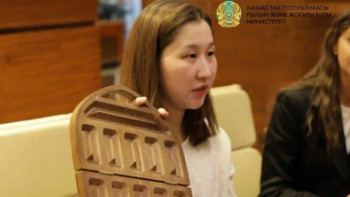 Фотография к новости: Қазақстан студенті Берлинде ұлттық ойындарды таныстырды