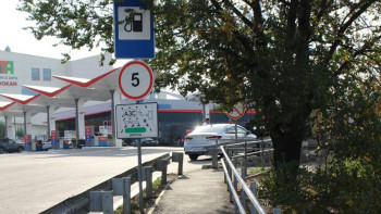 Фотография к новости: Алматыда ШААЖ бойына тротуар жасалды