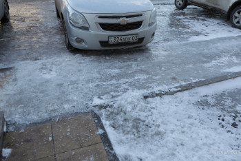 Фотография к новости: Республикалық жолдарға 2 мың текше метр құм-тұз қоспасы себілді