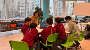 Фотография к новости: Хакатон хикаясы. Елордада ерекше жарыс өтіп жатыр