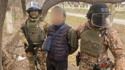 Алматылық полицейлер іздестіріліп жүрген күдіктіні ұстады
