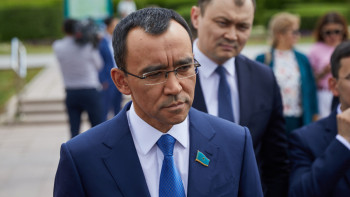 Фотография к новости: Мәулен Әшімбаев: Еліміздің қоғамдық-саяси өмірінде оң өзгерістер болды