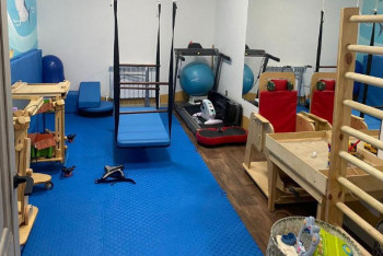 Фотография к новости: Еліміздің алты өңірінде мүгедектігі бар балаларға арналған шағын үйлер ашылды