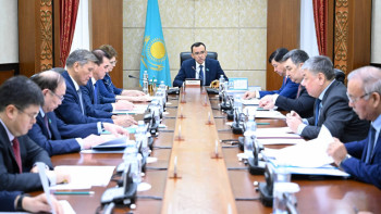 Фотография к новости: Палата отырысының күн тәртібін бекітілді